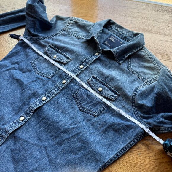 American Eagle Denim Pearl Snap Button Up Ombre Size Small - Picture 7 of 8
